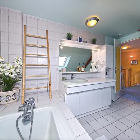 Holiday home Maison Lutene - Avec Jardin Terrasse Sartilly-Baie-Bocage